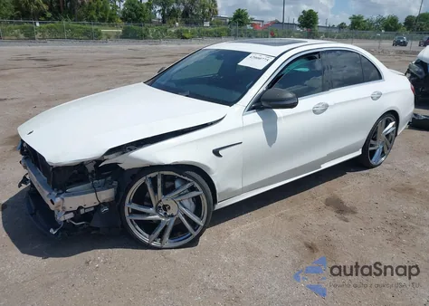 2017 Mercedes-Benz E 300 z USA, uszkodzony, nr VIN WDDZF4JB7HA057515
